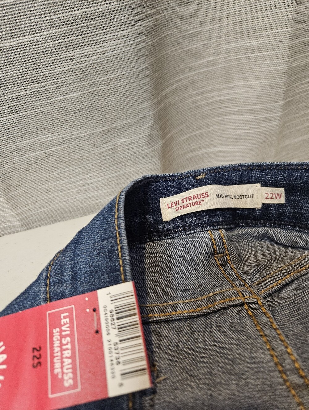 Levi Strauss Signature Women's Plus Mid Rise Slimming Bootcut Jeans 22 Short - Picture 12 of 13